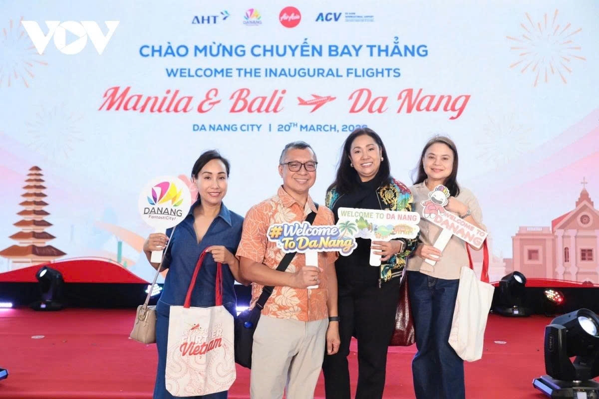 AirAsia launches new routes connecting Da Nang with Manila, Bali